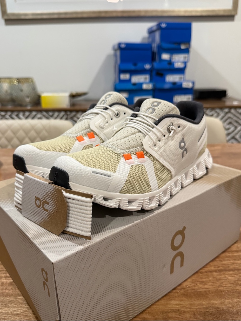 On Cloud 5 Push Mesh Sneakers Endive/Ice Size W7/Y8.5 BNIB MSRP 200$